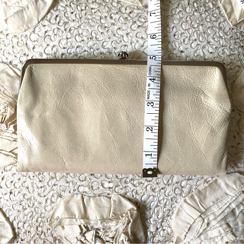 HOBO Lauren Cream Ivory Off White Multiple Compartments Clutch Cardhold Wallet - Picture 6 of 16